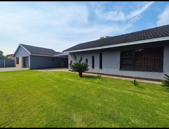 4 BEDROOM HOUSE FOR SALE IN SONLAND PARK